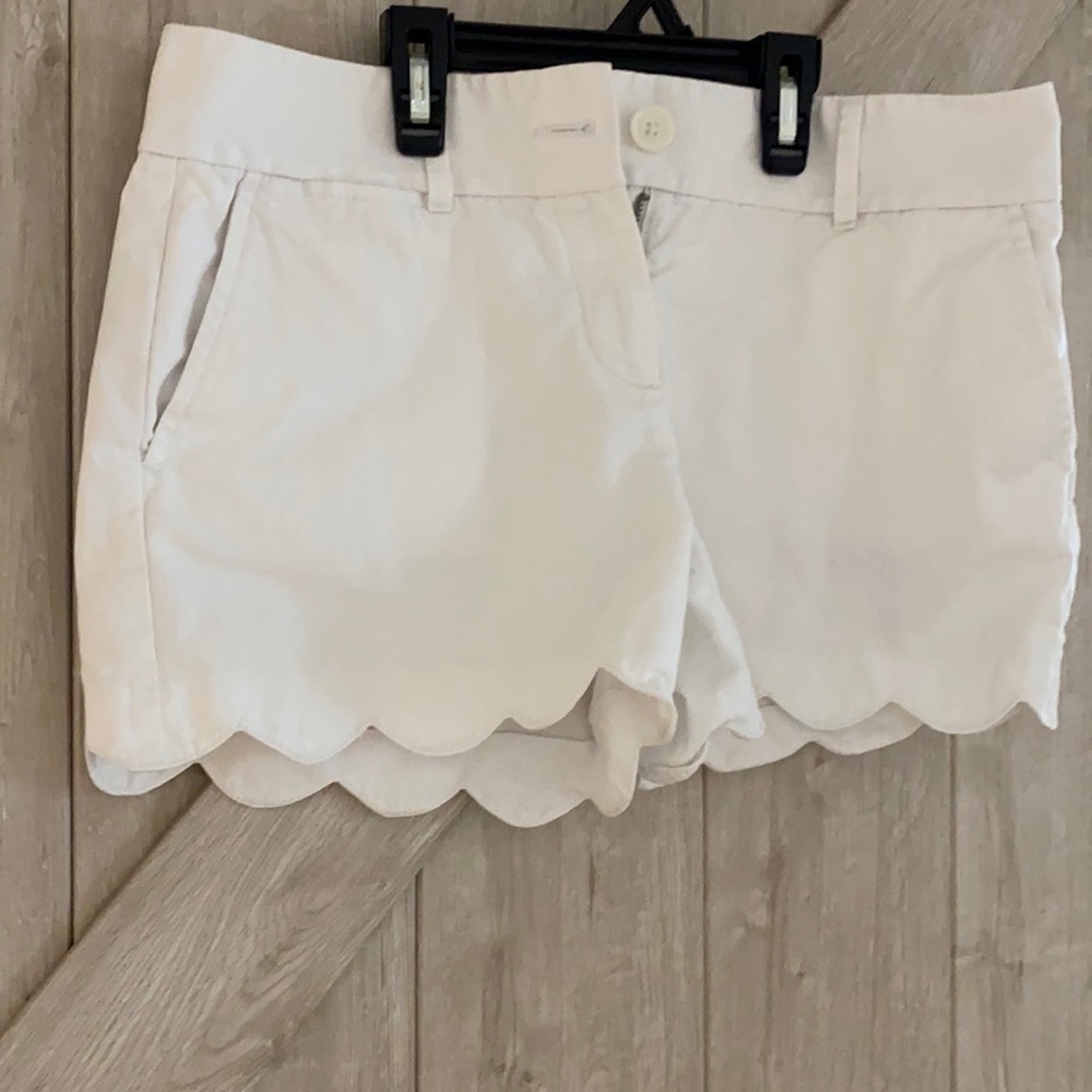 Loft by Ann Taylor Scallop shorts